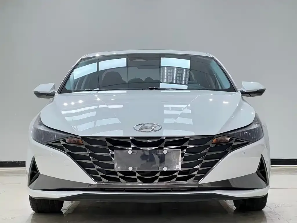 Hyundai Elantra — фото 6