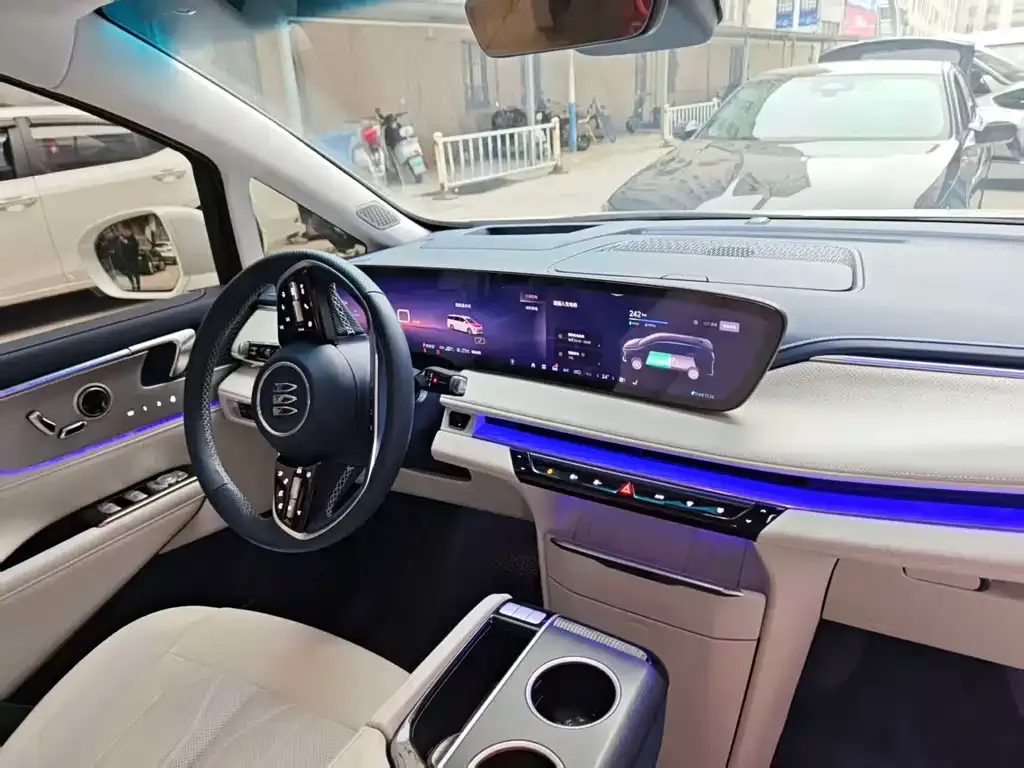 Buick GL8 Hybrid — фото 3