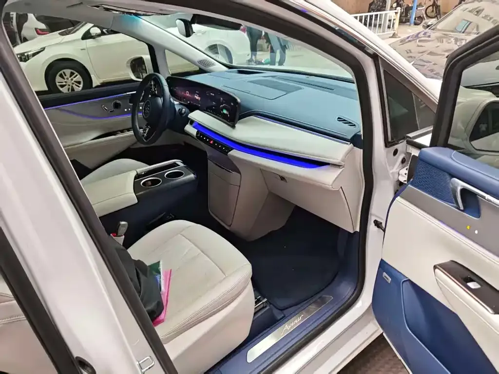 Buick GL8 Hybrid — фото 4