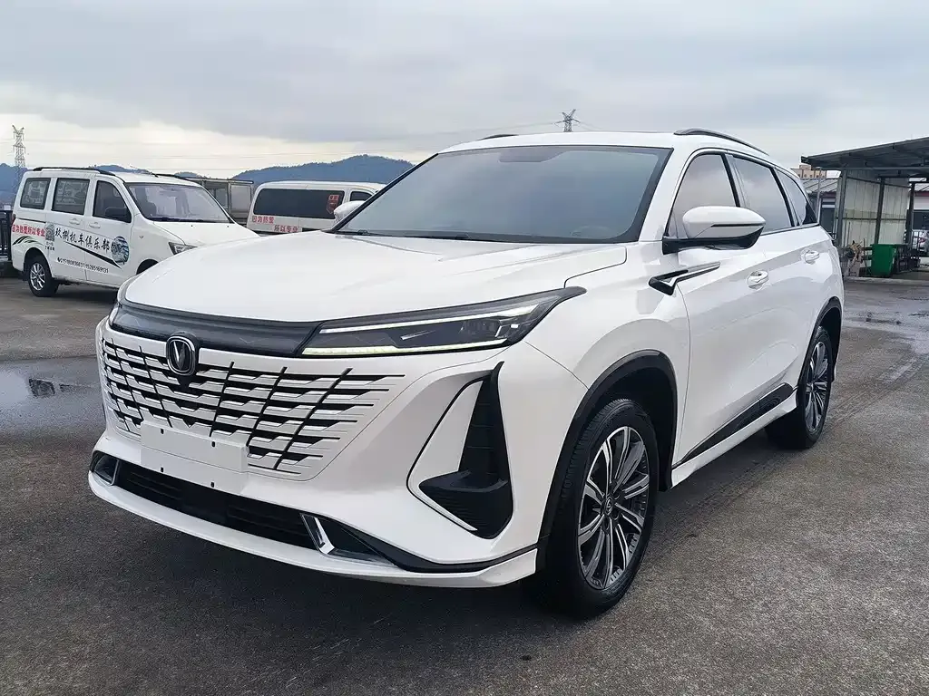 Changan CS75PLUS — фото 1