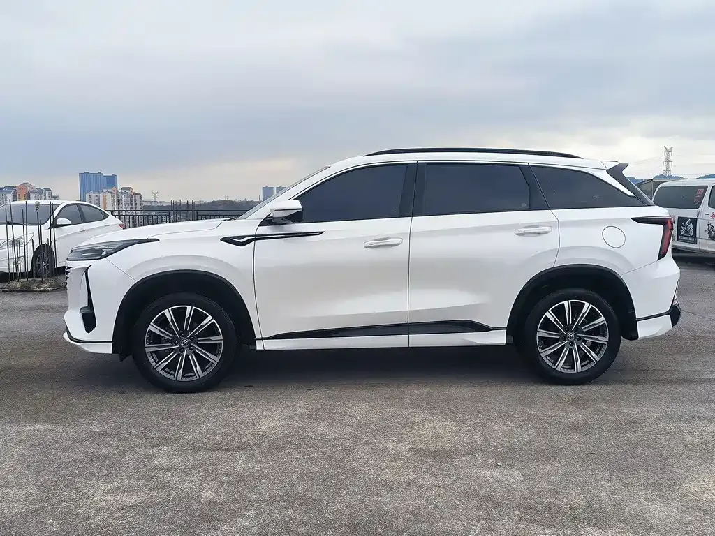 Changan CS75PLUS — фото 10