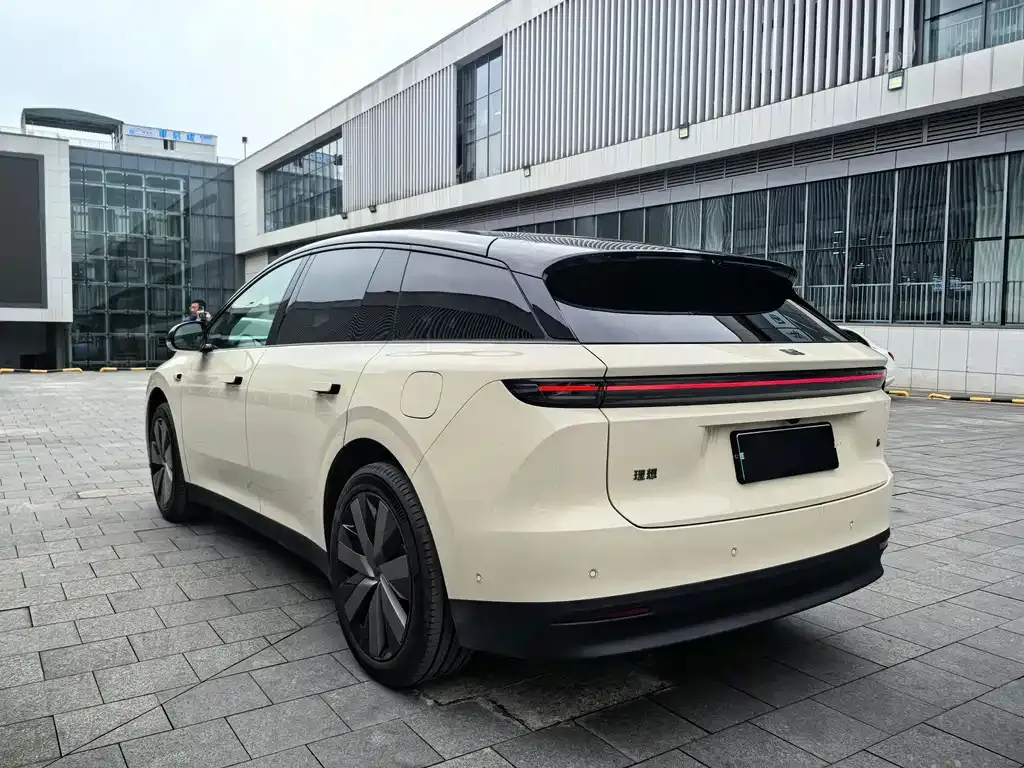Li Auto i6 — фото 10