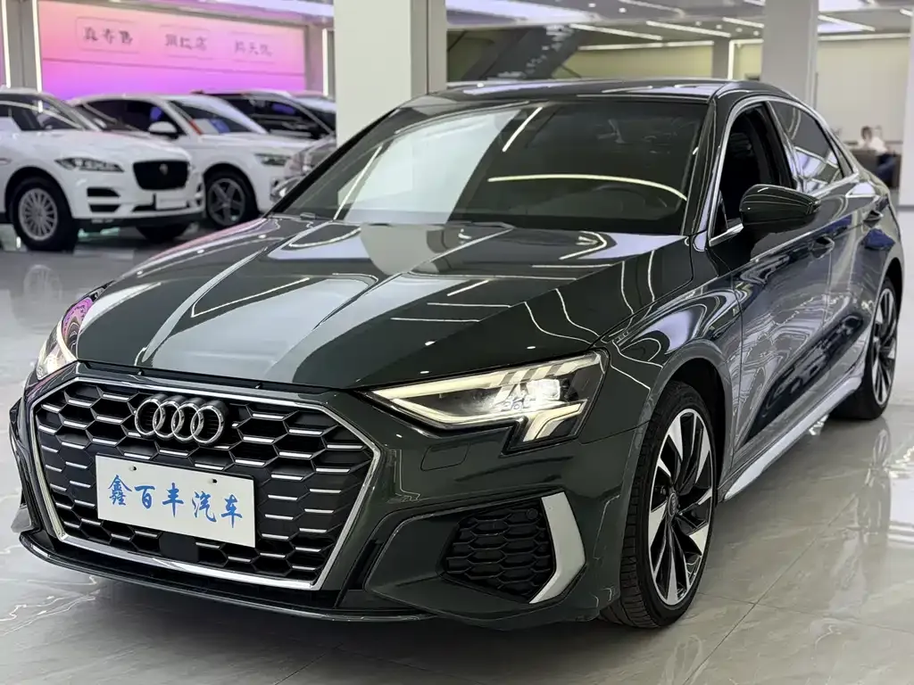 Audi A3 — фото 1
