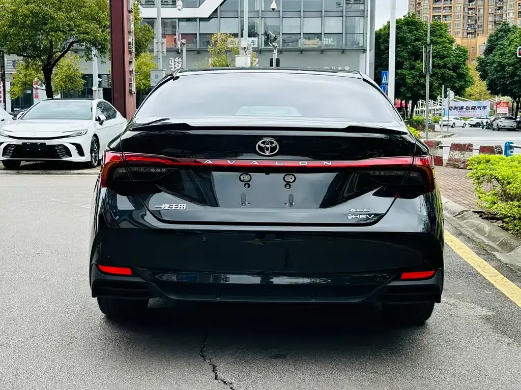 Toyota Avalon — фото 6