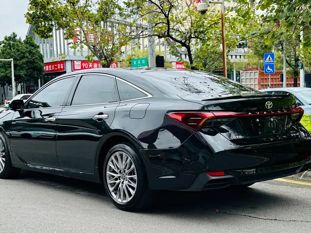 Toyota Avalon — фото 3