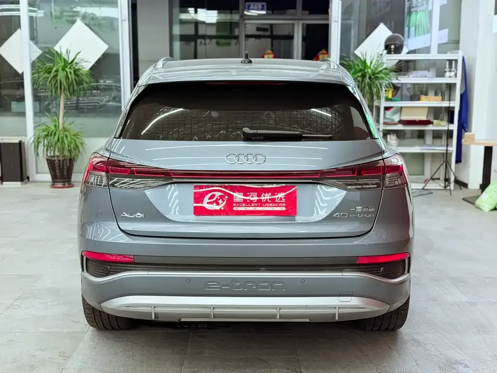 Audi Q4 e-tron — фото 10