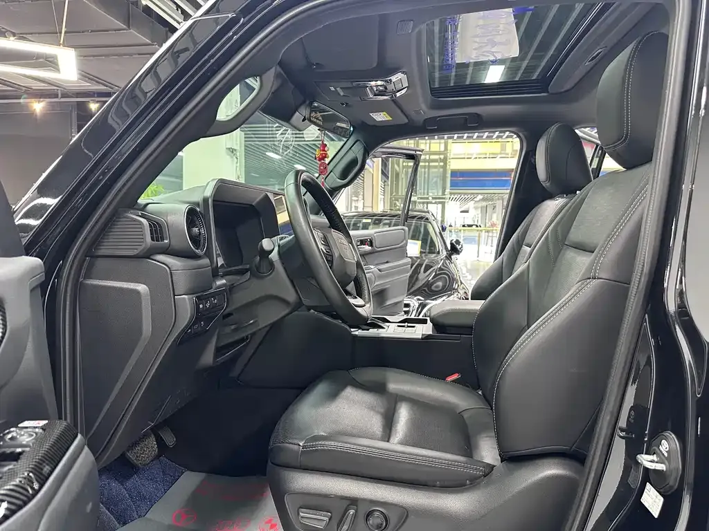 Toyota Prado — фото 10