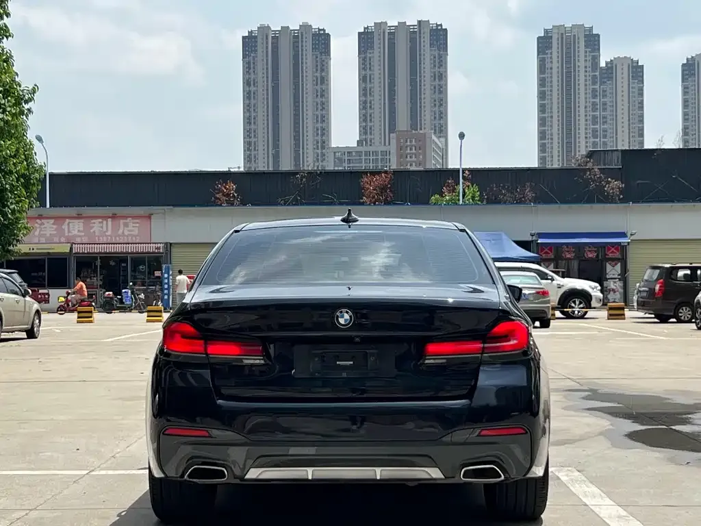 BMW 5 Series — фото 2