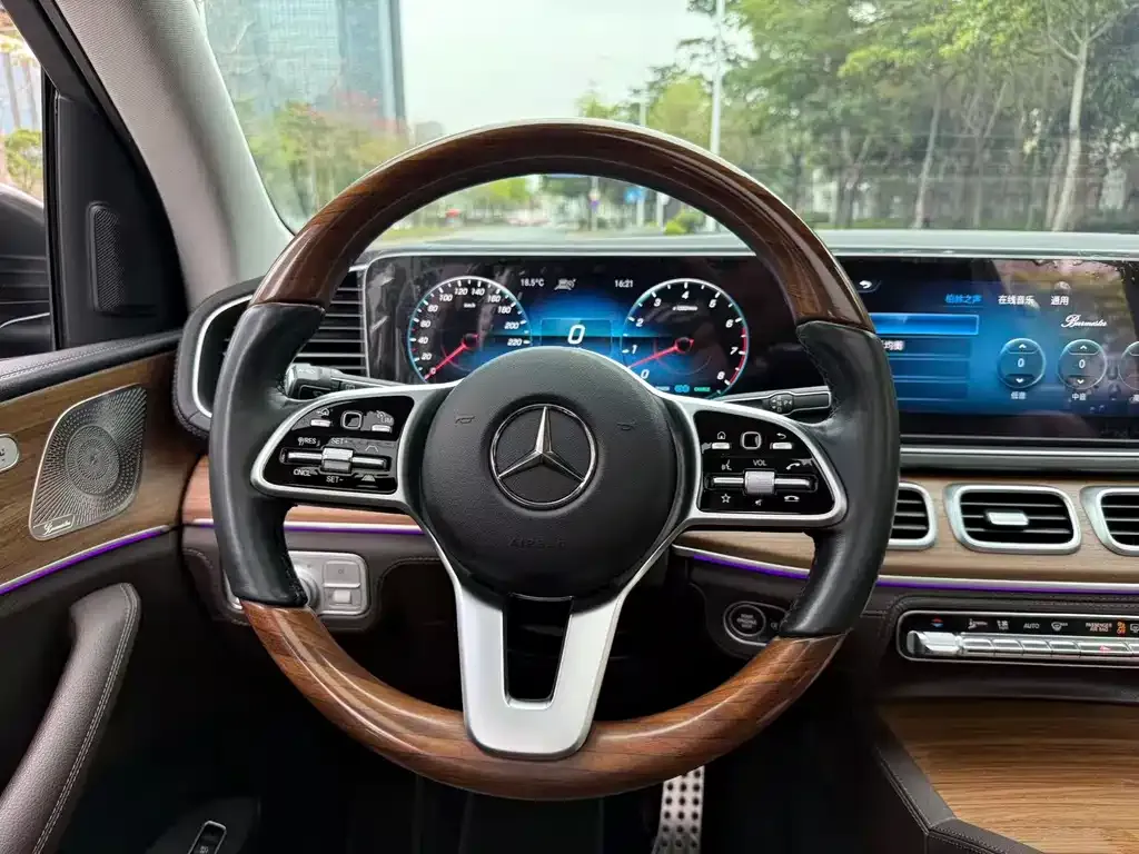 Mercedes-Benz GLS — фото 3