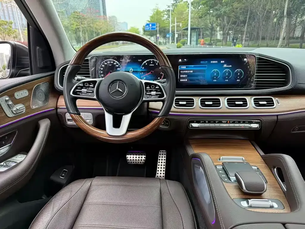 Mercedes-Benz GLS — фото 4