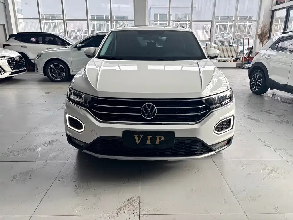Volkswagen T-Roc — фото 1