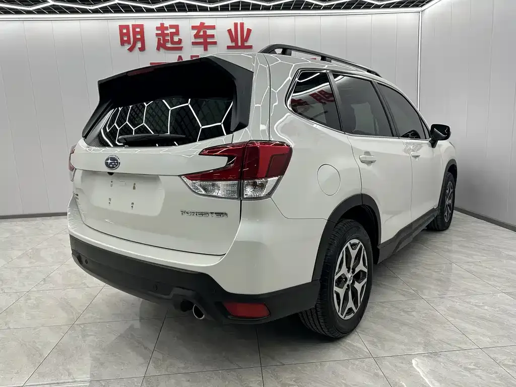 Subaru Forester — фото 3