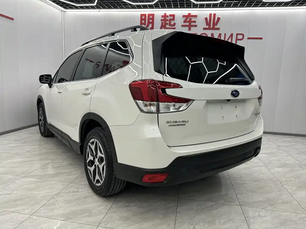 Subaru Forester — фото 10