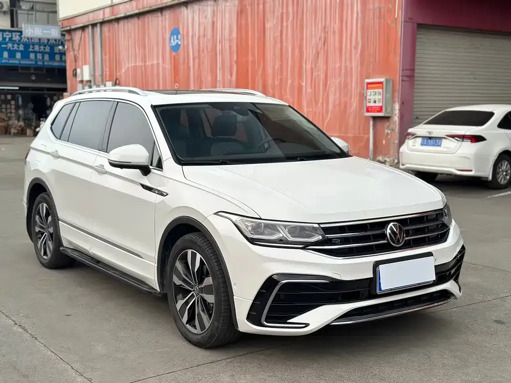 Volkswagen Tiguan L — фото 5