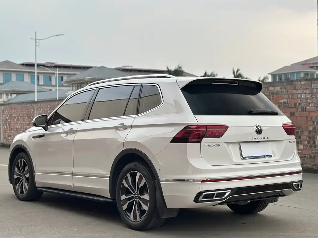 Volkswagen Tiguan L — фото 6