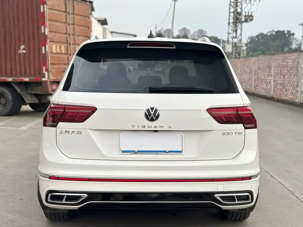 Volkswagen Tiguan L — фото 7