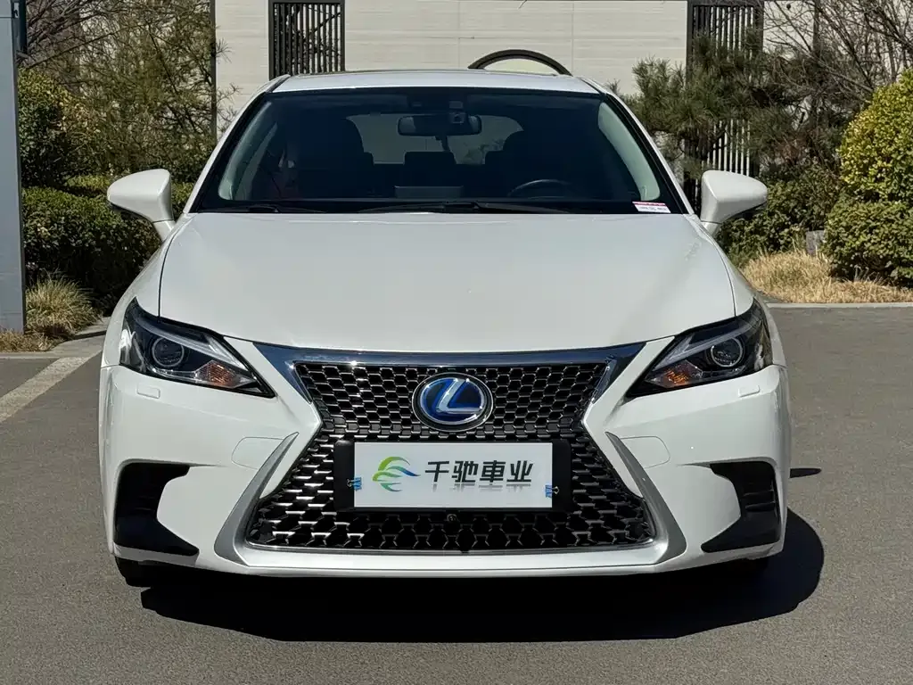 Lexus CT — фото 10