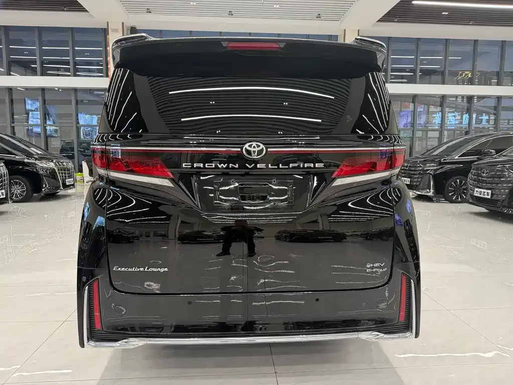 Toyota Vellfire — фото 7