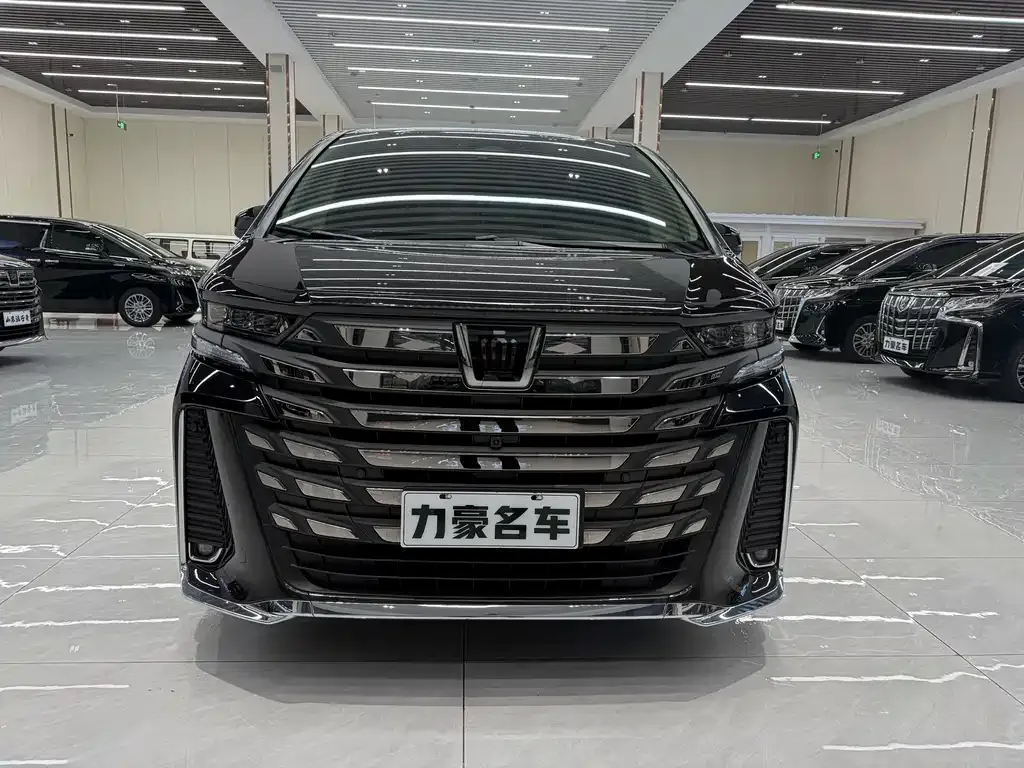 Toyota Vellfire — фото 8