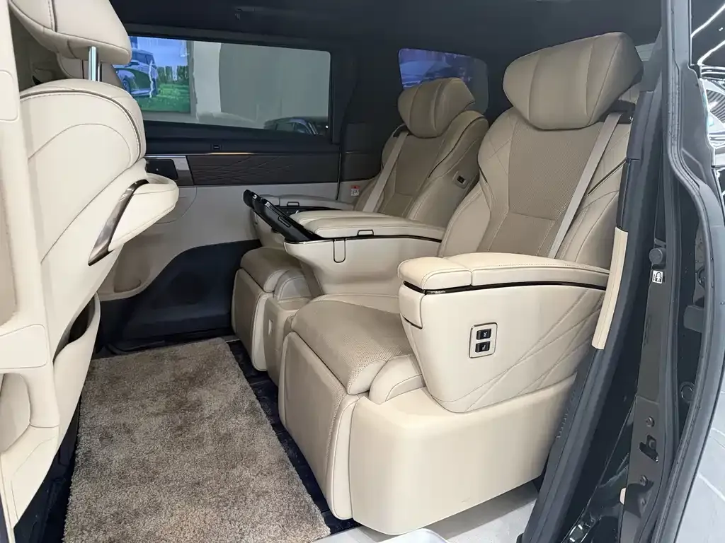 Toyota Vellfire — фото 9