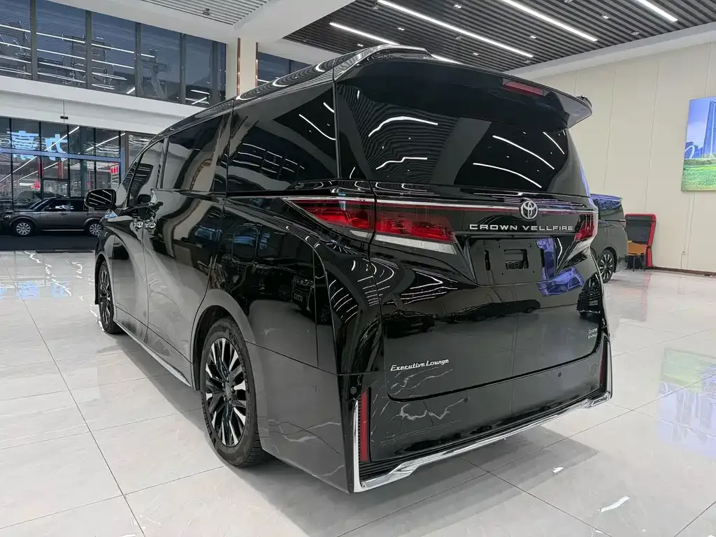 Toyota Vellfire — фото 6