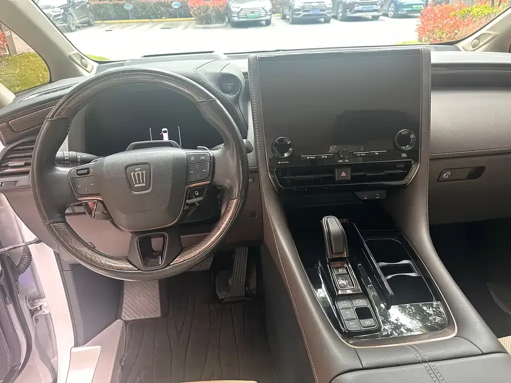 Toyota Vellfire — фото 6
