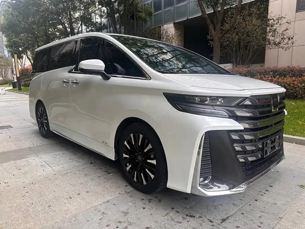 Toyota Vellfire — фото 10