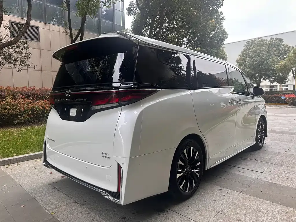 Toyota Vellfire — фото 8