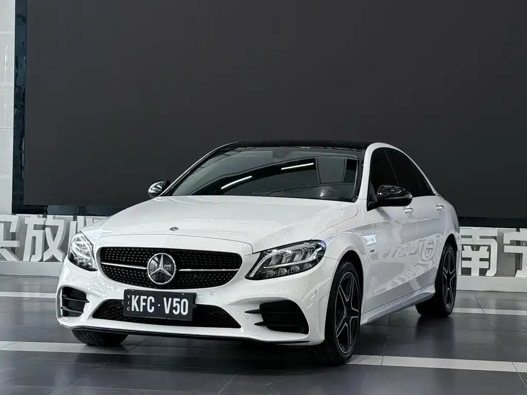 Mercedes-Benz C-Class — фото 1
