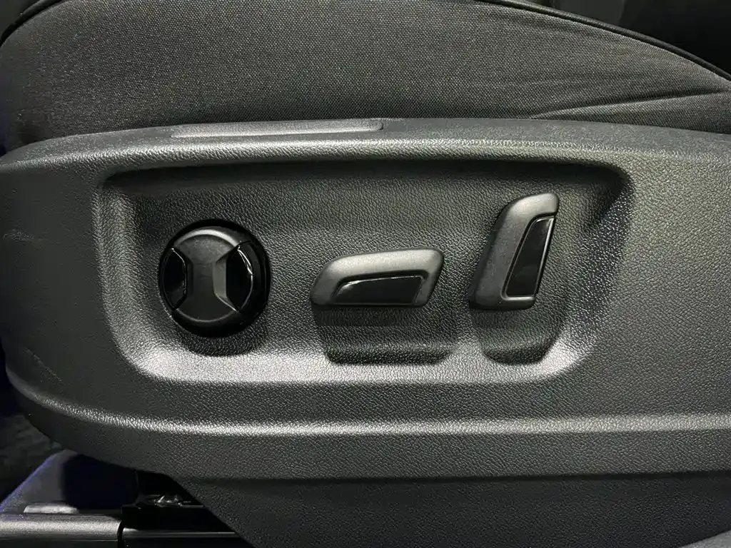 Skoda Karoq — фото 10