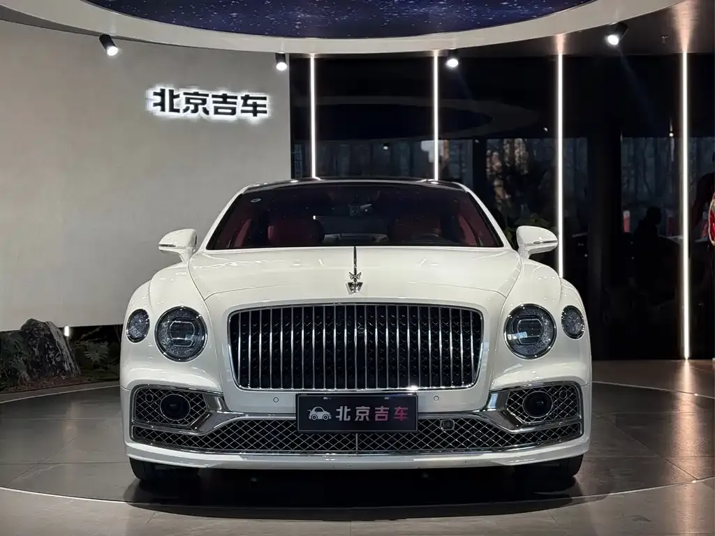 Bentley Flying Spur — фото 10