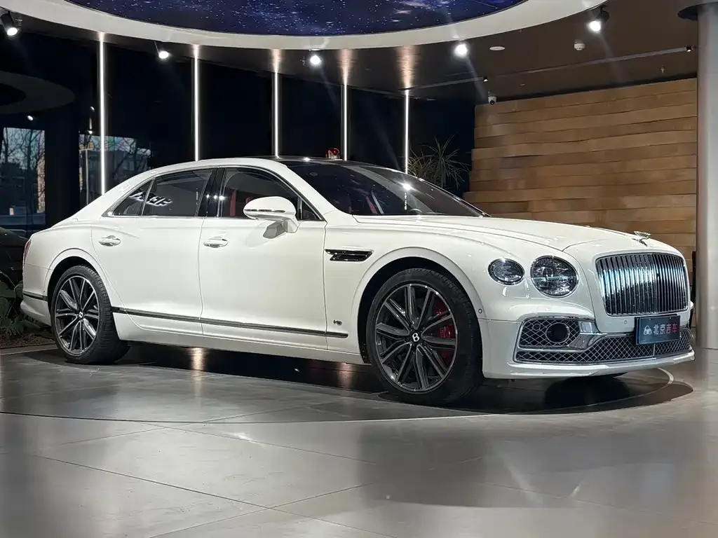 Bentley Flying Spur — фото 4