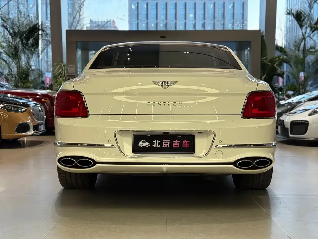 Bentley Flying Spur — фото 9