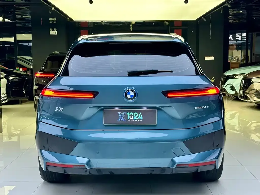 BMW iX — фото 3