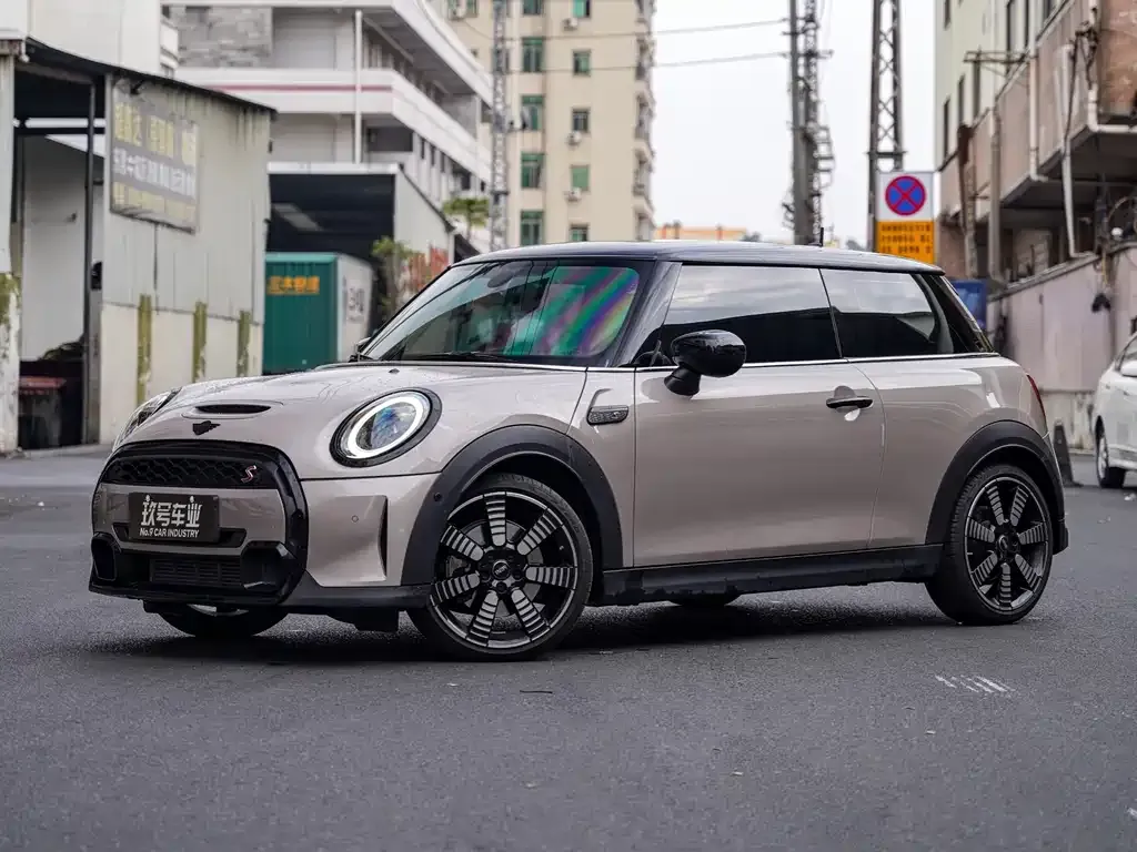 MINI Cooper (3-door) — фото 1