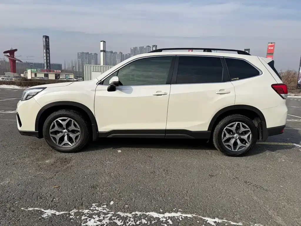 Subaru Forester — фото 4
