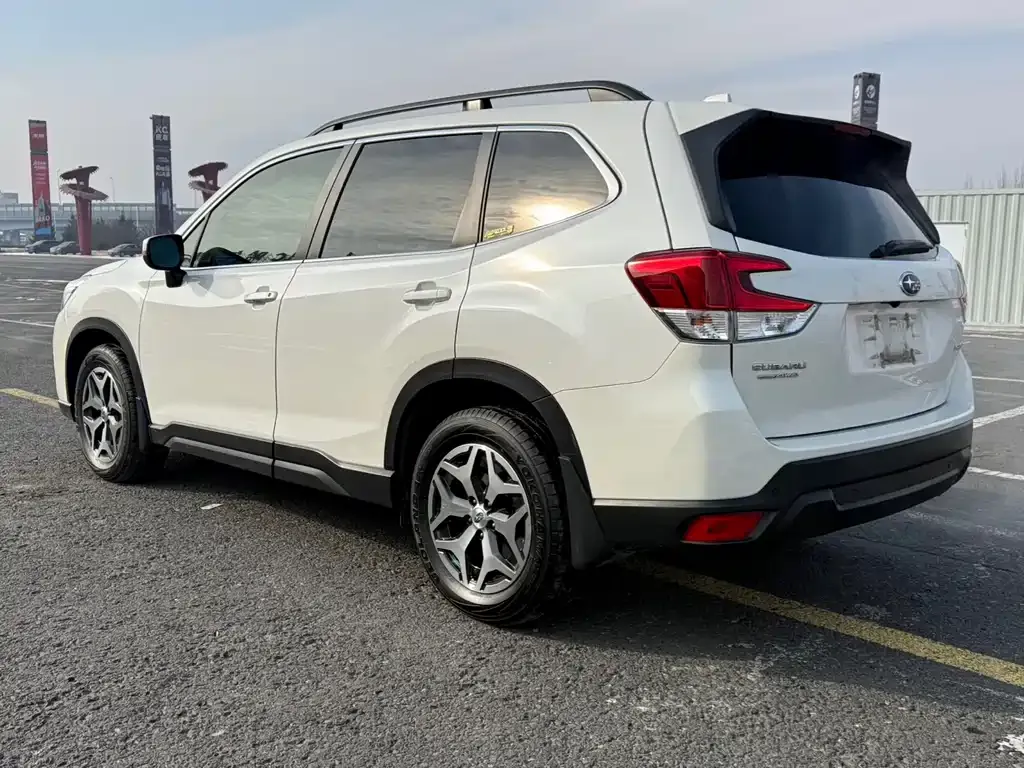 Subaru Forester — фото 7