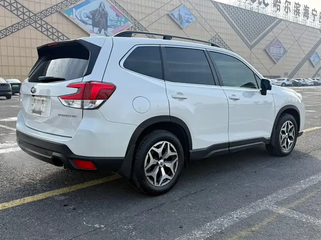Subaru Forester — фото 2