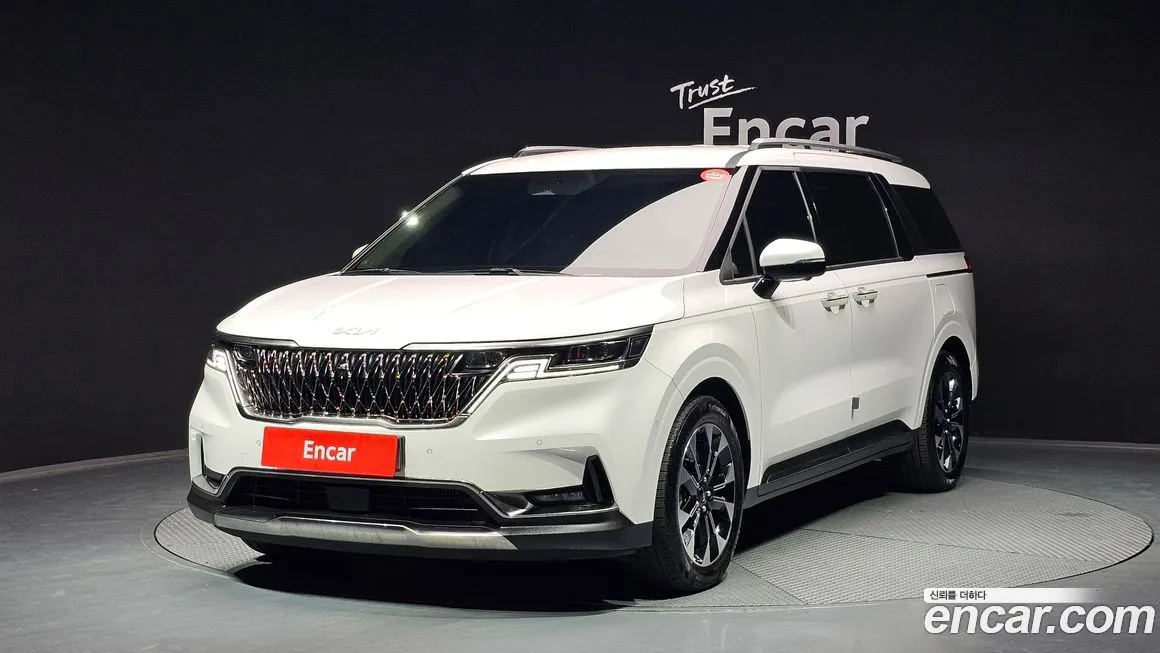 Kia Carnival — фото 1