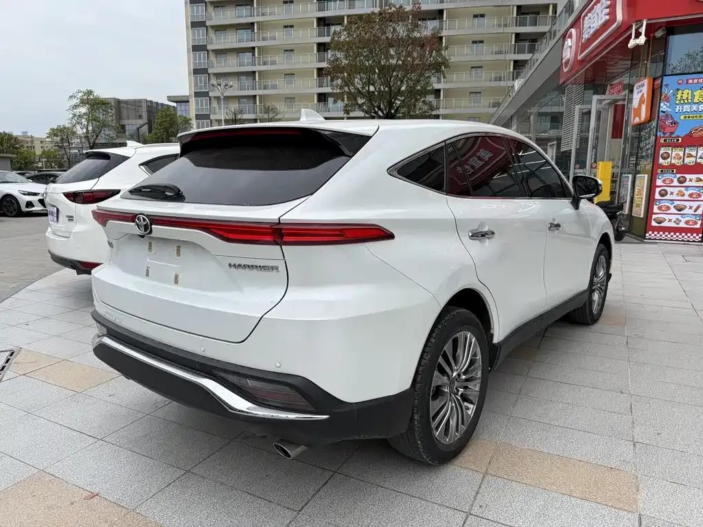 Toyota Harrier — фото 9