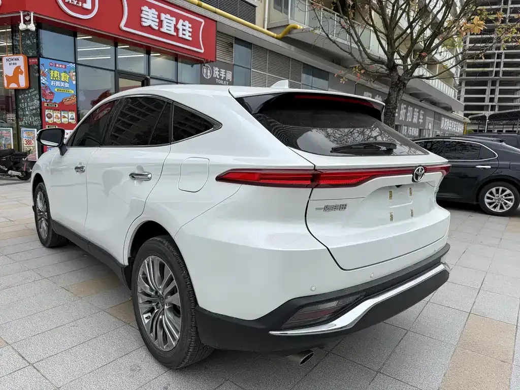 Toyota Harrier — фото 6