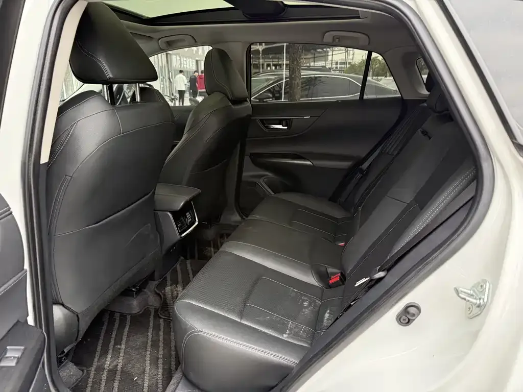 Toyota Harrier — фото 3