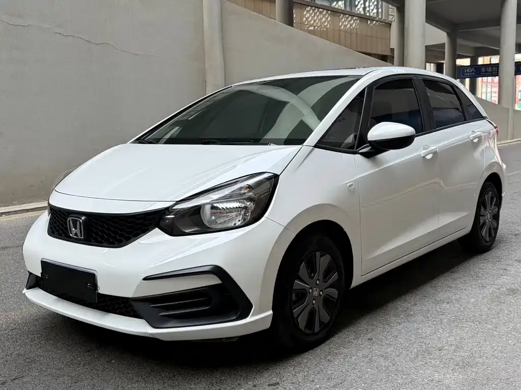 Honda Fit — фото 1
