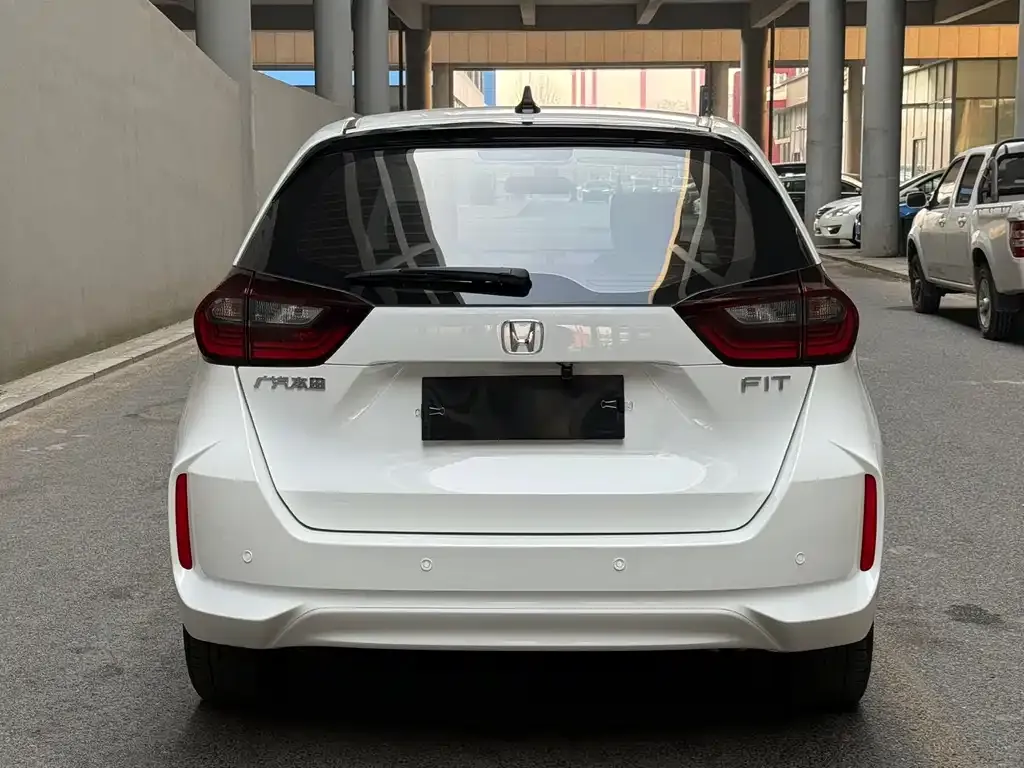 Honda Fit — фото 9