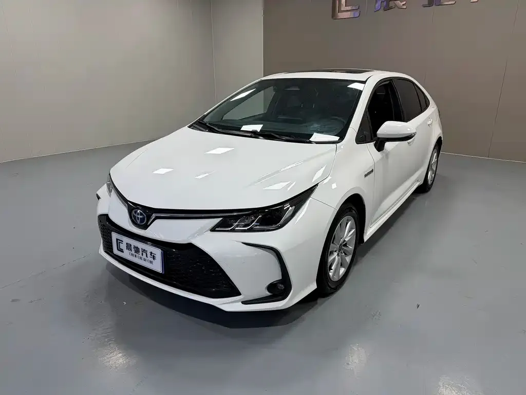 Toyota Corolla — фото 1