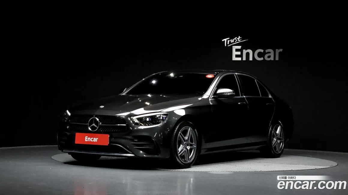 Mercedes-Benz E-Class — фото 1