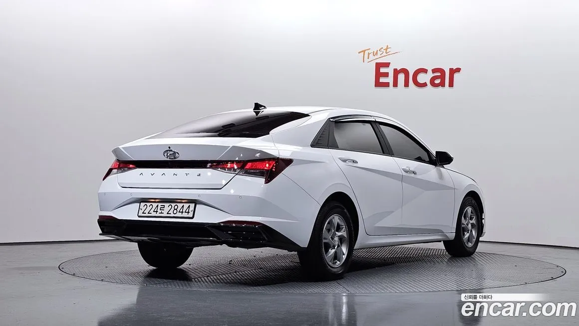 Hyundai AVANTE — фото 8