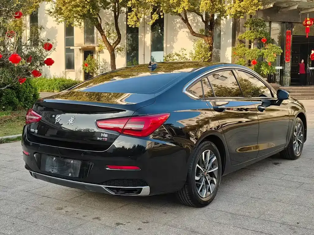 Hongqi H5 — фото 6