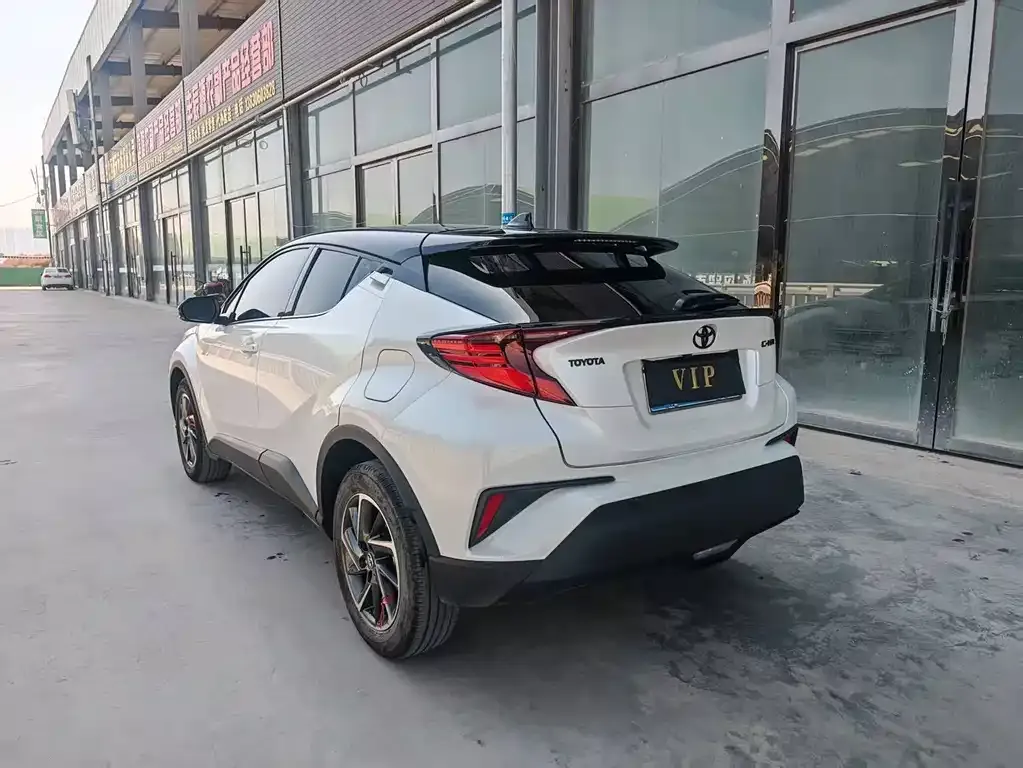 Toyota C-HR — фото 6