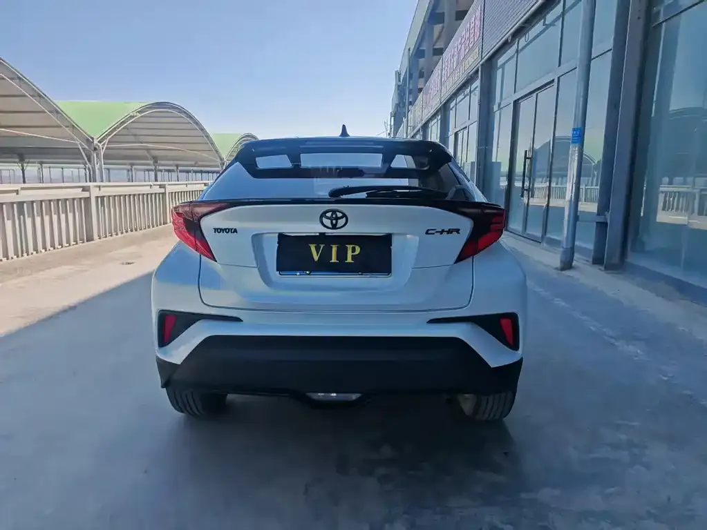 Toyota C-HR — фото 2
